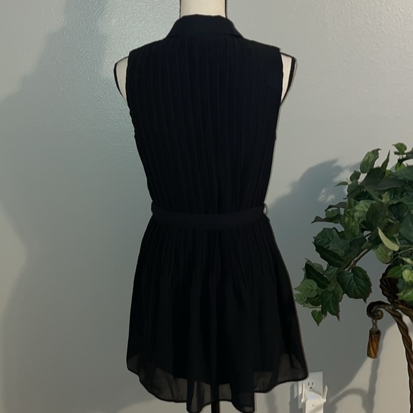 ABERCROMBIE AND FITCH FOLDS BLOUSE. - Picture 8 of 10